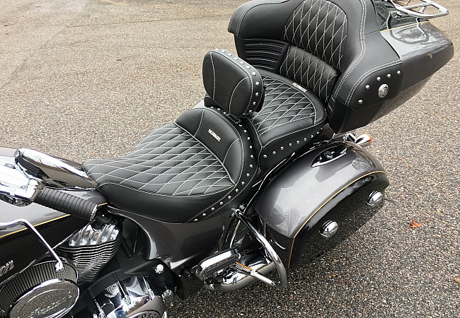 Indian - Roadmaster Seat - Studded