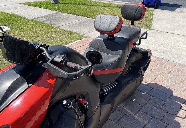 Can-Am Ryker - Black seat with red inlay