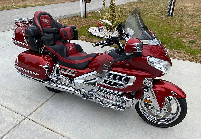Honda - Goldwing GL1800 Seat - Flame Croc Inlays