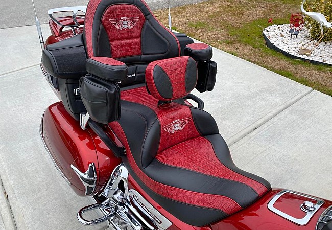 Honda - Goldwing GL1800 Seat - Flame Croc Inlays
