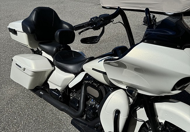 Harley-Davidson - 2 Piece Tall Boy Roadglide Seat